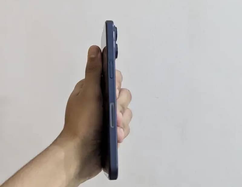Apple iPhone 15 Pro Max 2