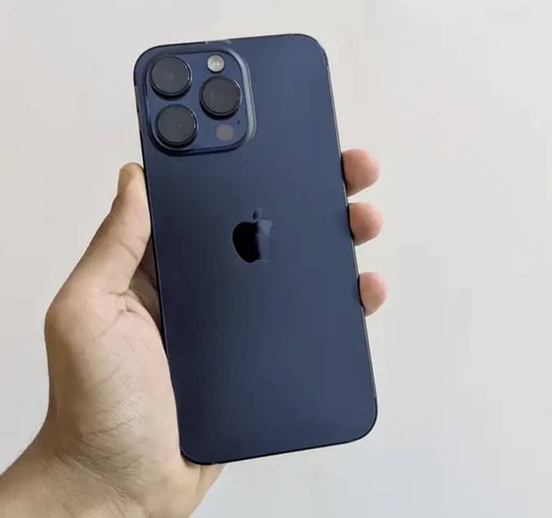 Apple iPhone 15 Pro Max 3