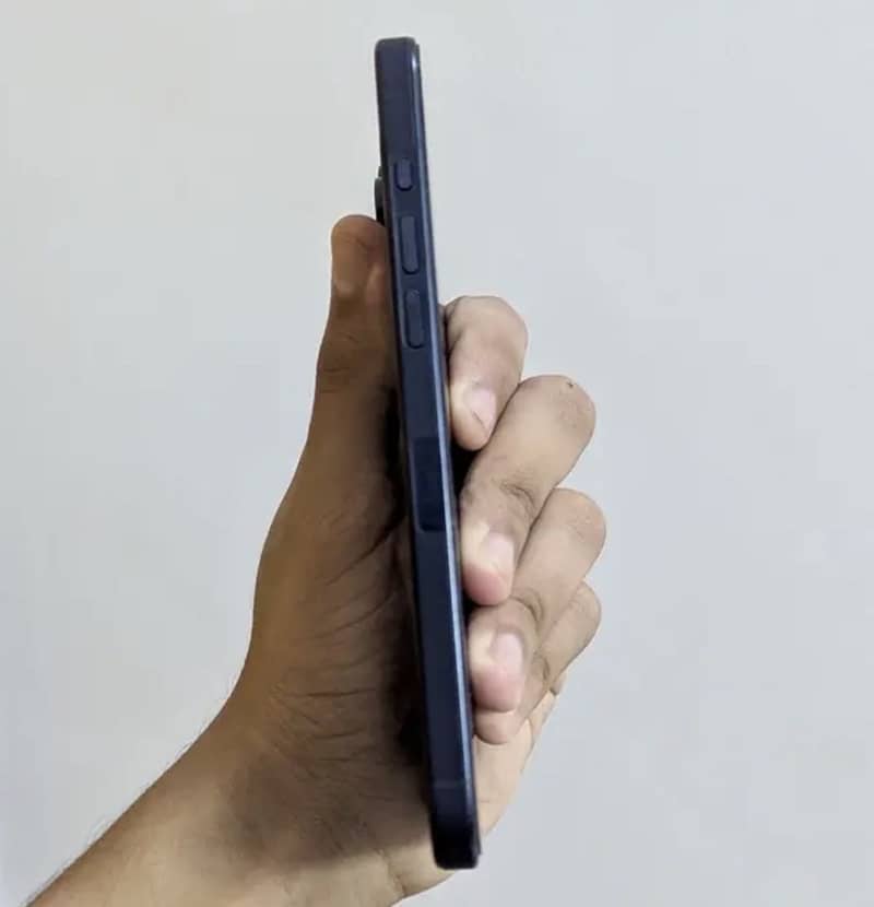 Apple iPhone 15 Pro Max 5