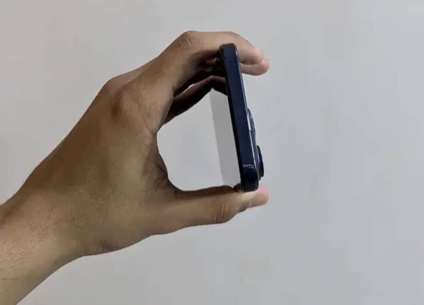 Apple iPhone 15 Pro Max 6