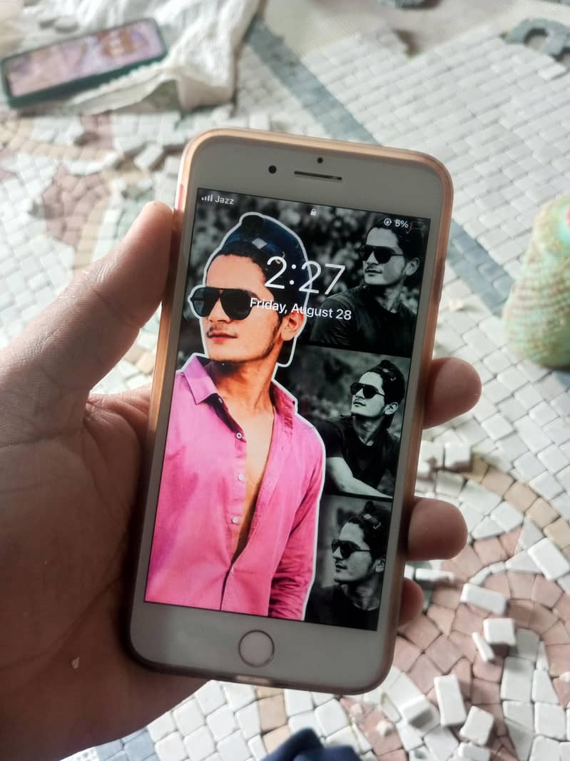 Apple iPhone 7 Plus 2