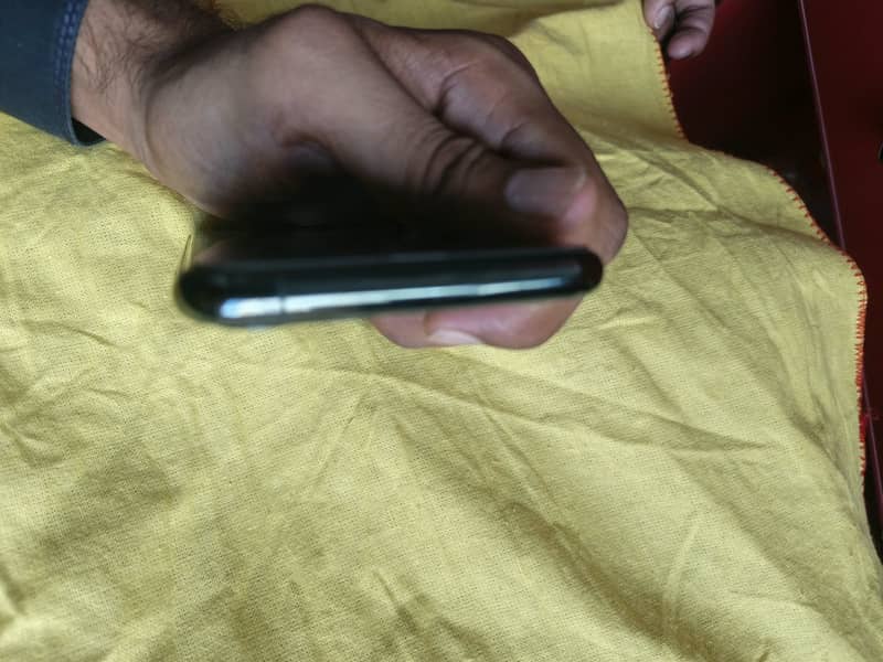 Apple iPhone 11 Pro 3
