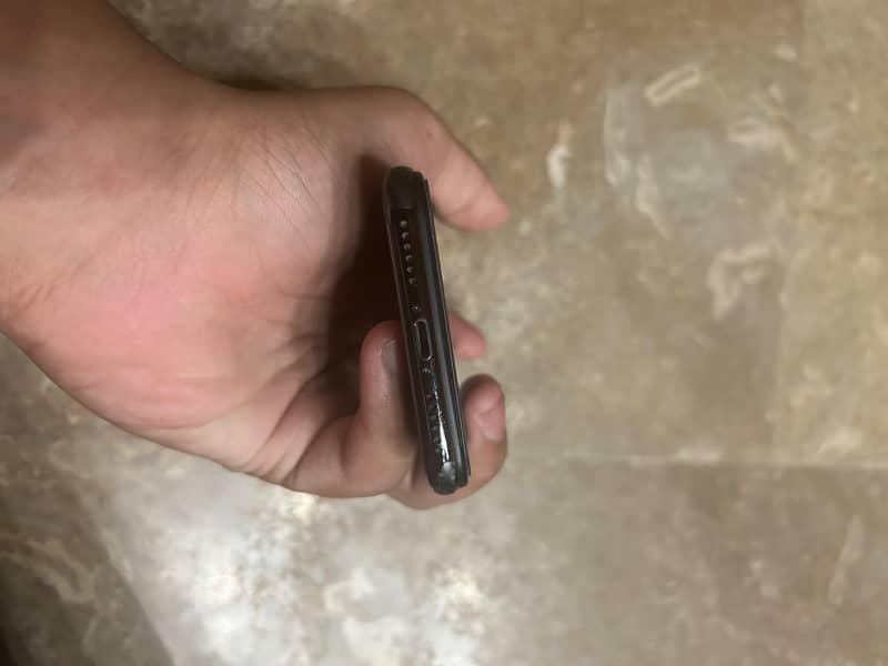 Apple iPhone X 3