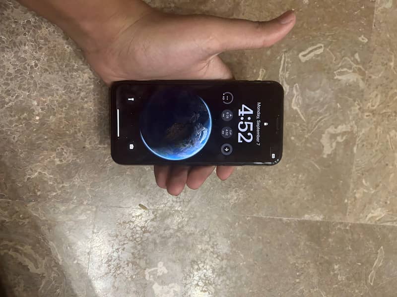 Apple iPhone X 5