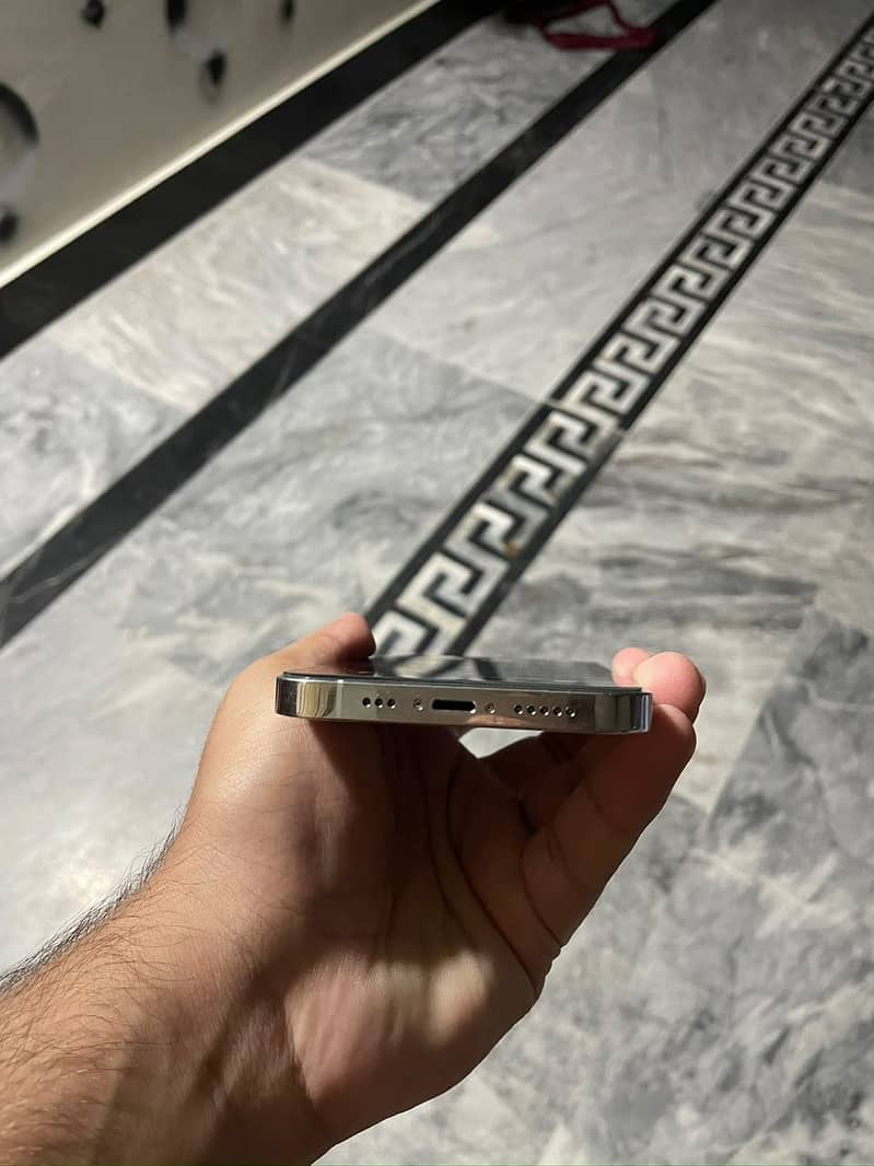Apple iPhone 12 Pro 4
