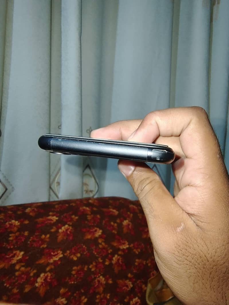 Apple iPhone 11 5