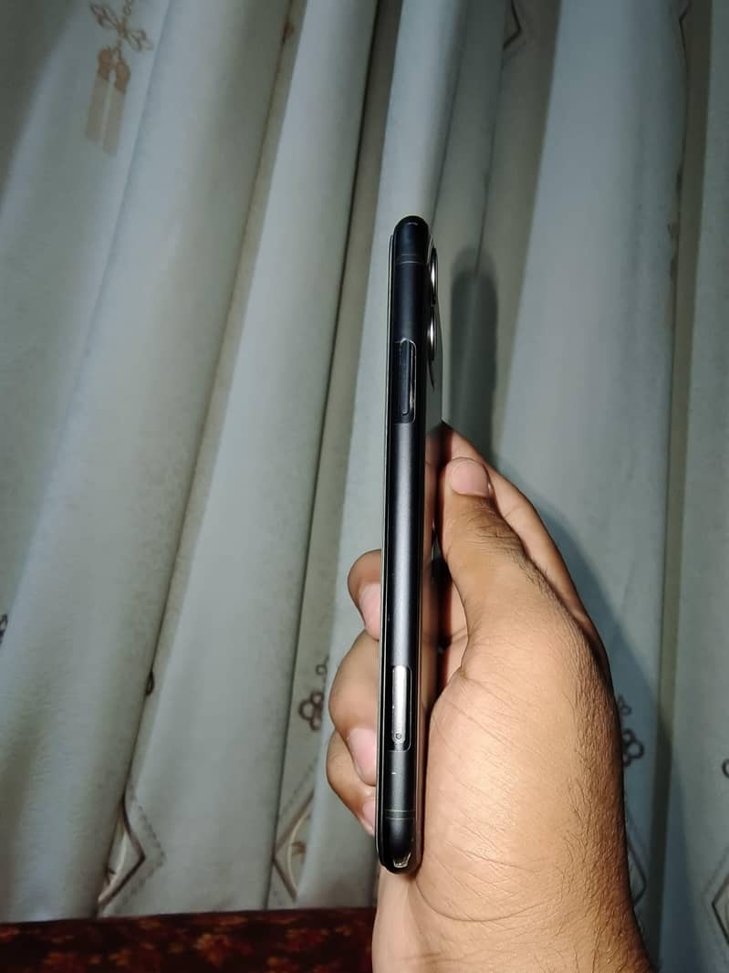 Apple iPhone 11 6
