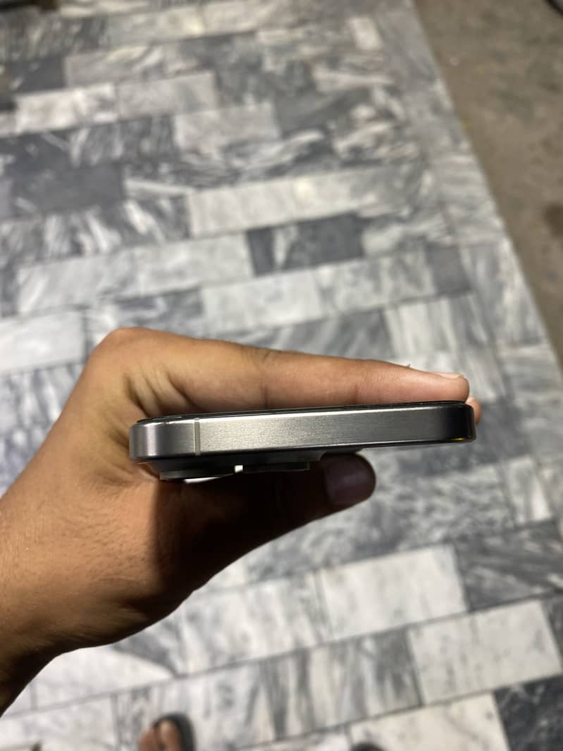 Apple iPhone 15 Pro Max 3