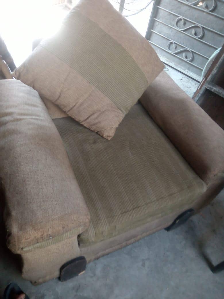 1sofa combed and one single sofa 0