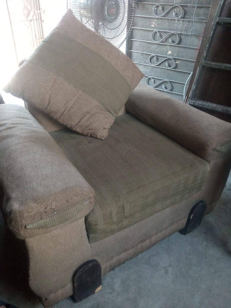 1sofa combed and one single sofa 2
