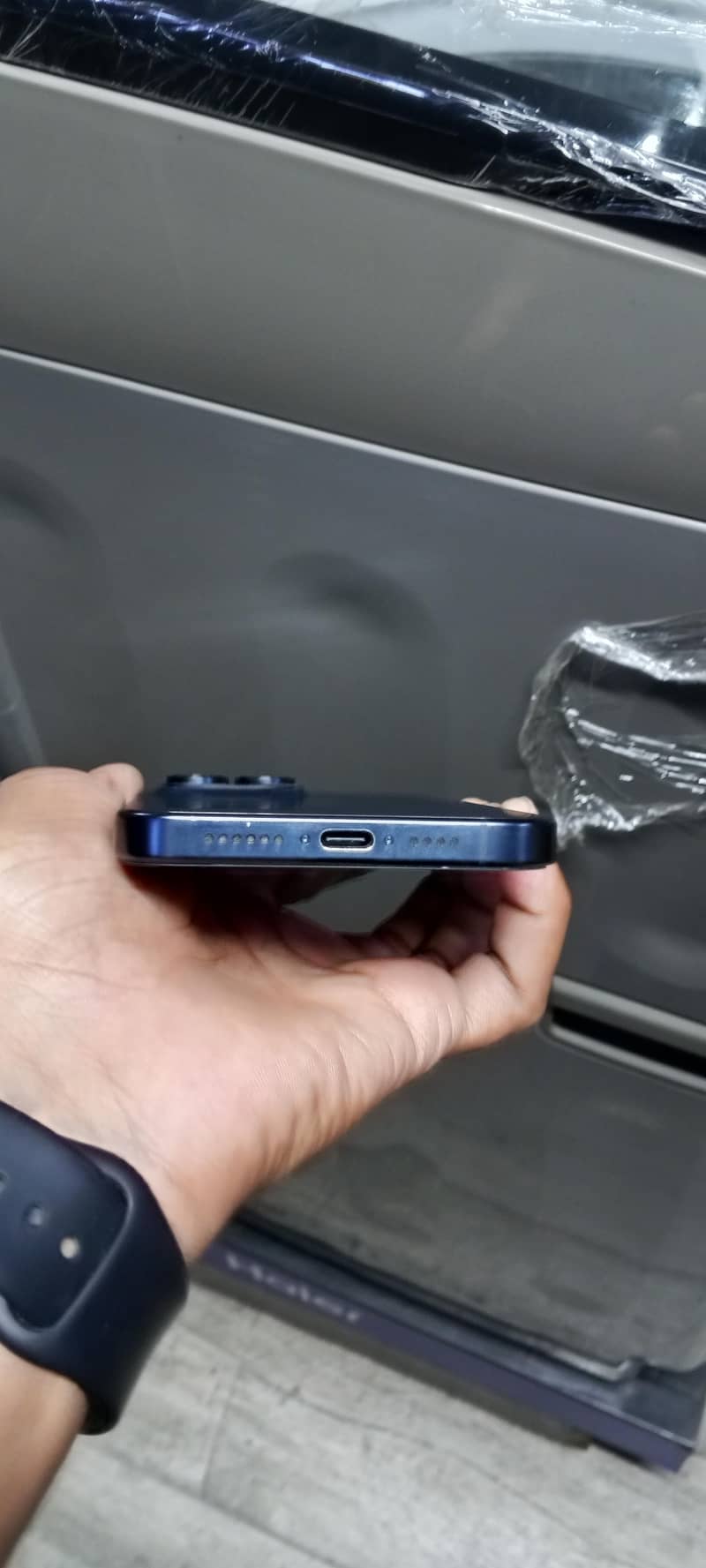 Apple iPhone 15 Pro Max 4