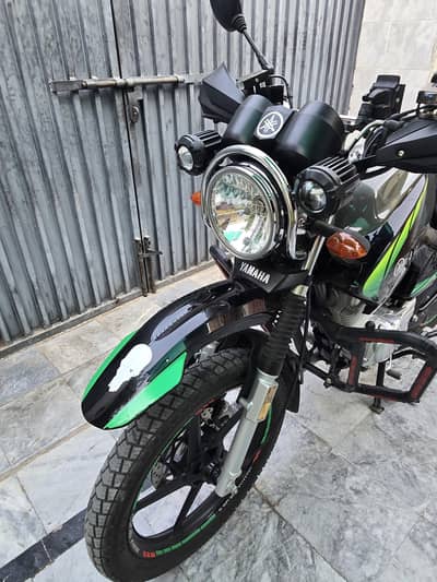 Yamaha YBR G Grey Color