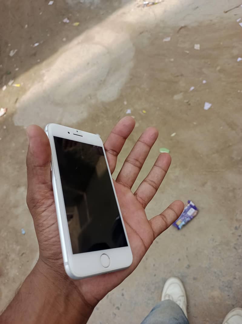 Apple iPhone 7 1