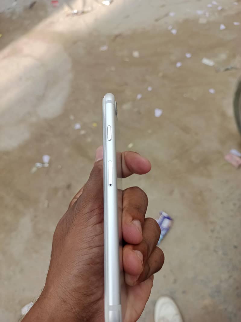 Apple iPhone 7 7