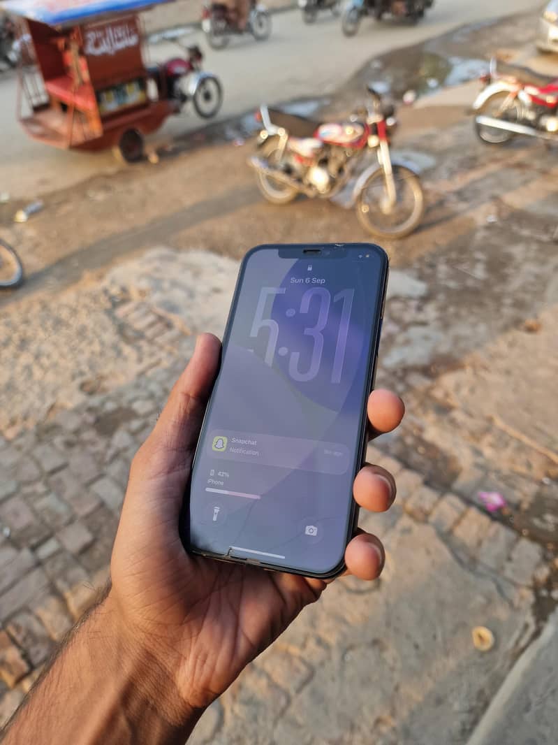 Apple iPhone 12 Pro 1