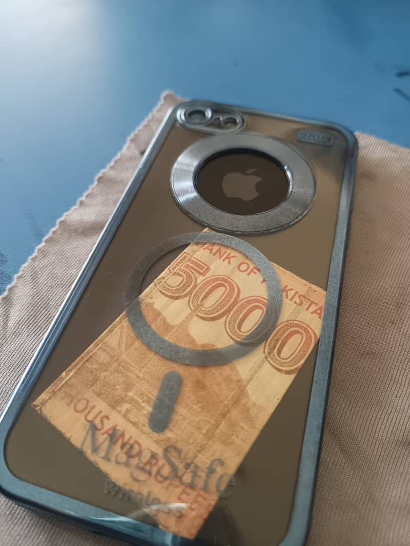 Apple iPhone 7 0