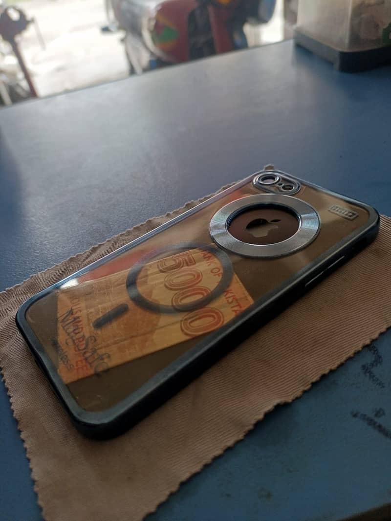 Apple iPhone 7 3