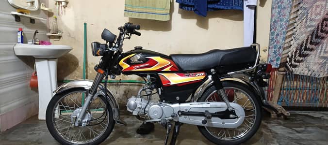 hona cc70           25/26       numbr 26 ka lagaa gyaa