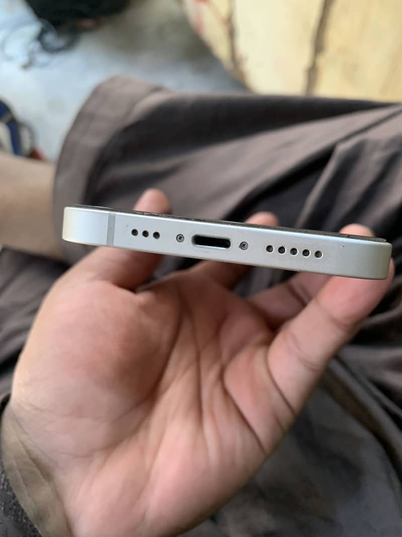 Apple iPhone 12 1