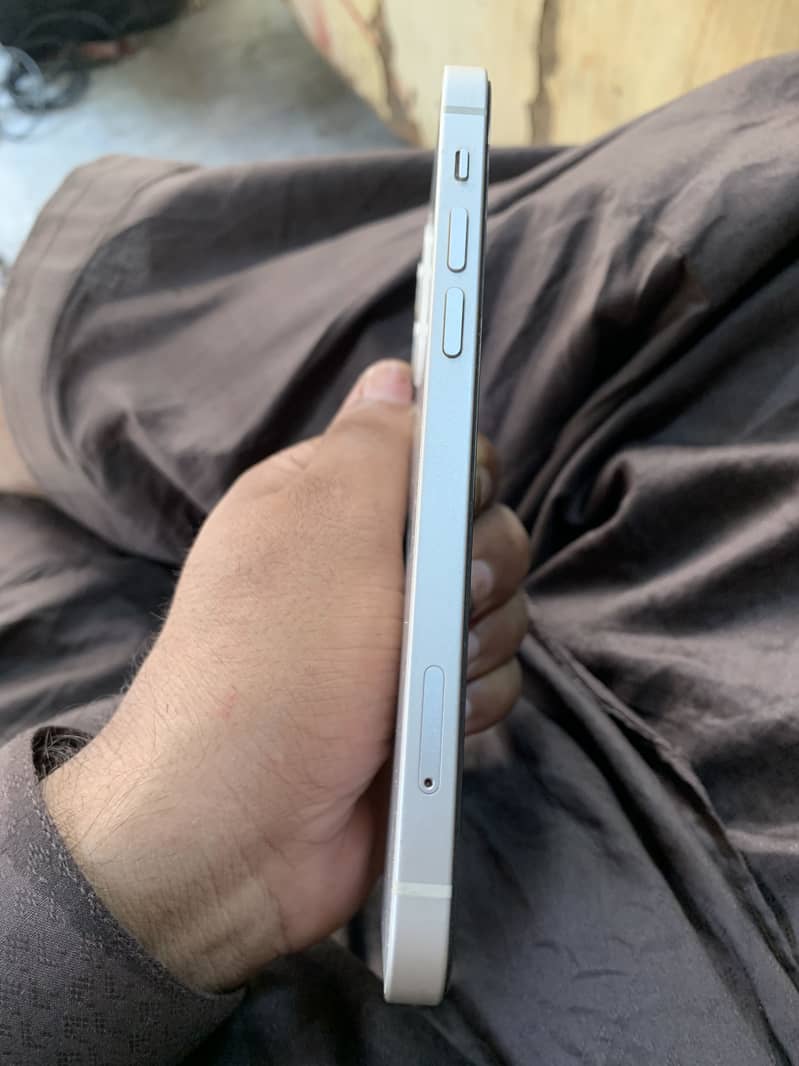 Apple iPhone 12 2