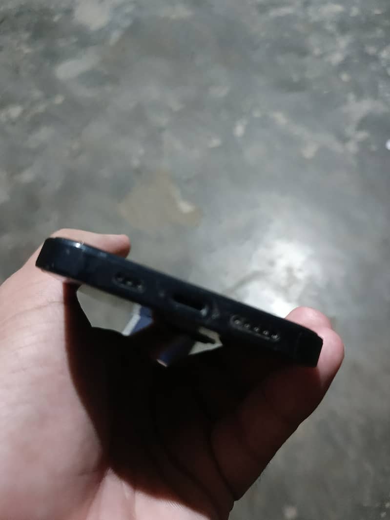Apple iPhone 13 7