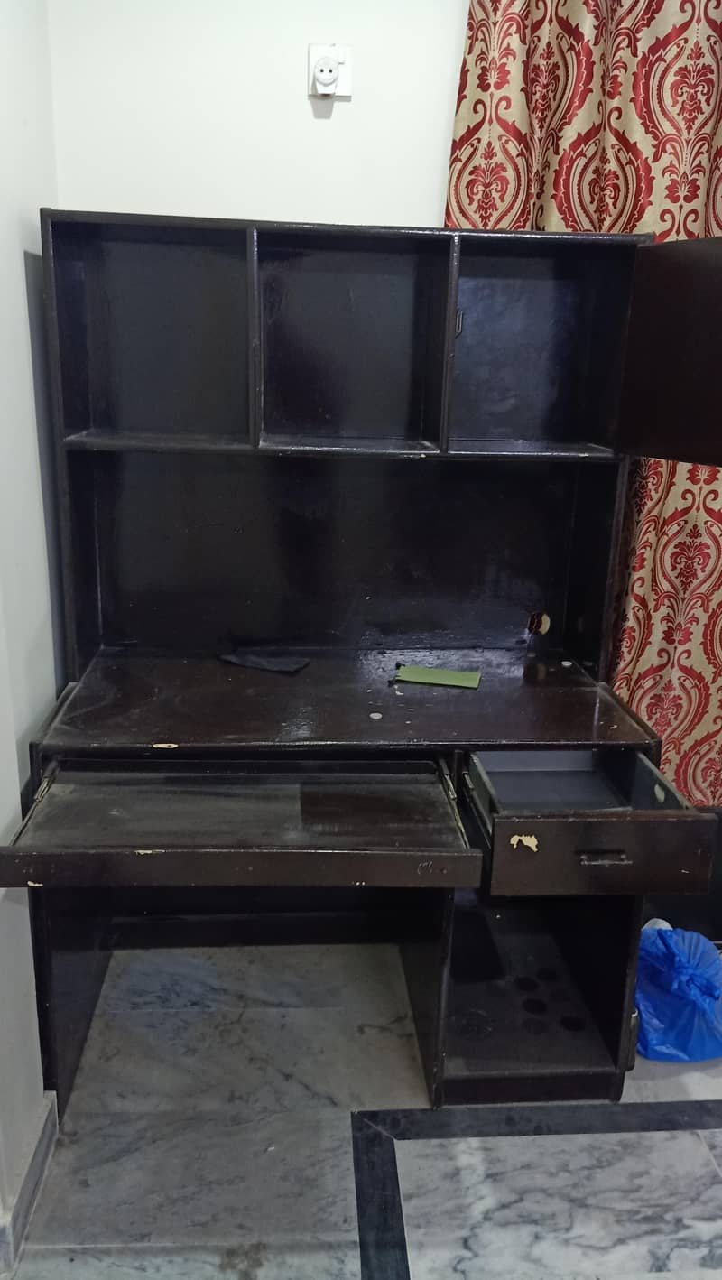 Computer Table 1