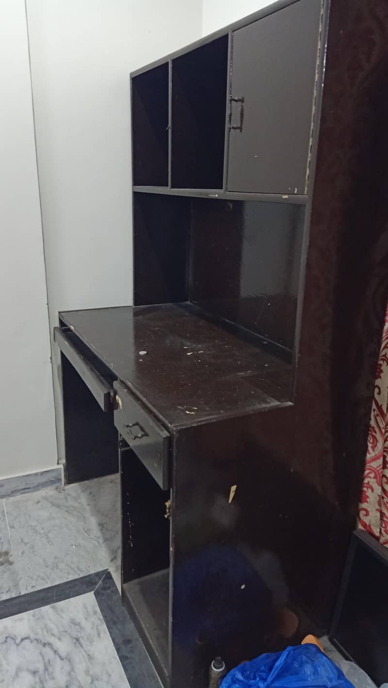 Computer Table 3