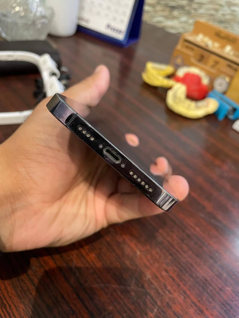 Apple iPhone 14 Pro Max 3