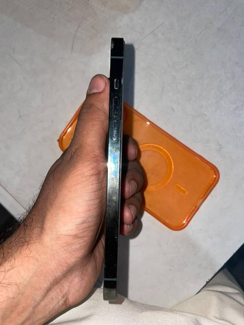 Apple iPhone 13 Pro Max 5