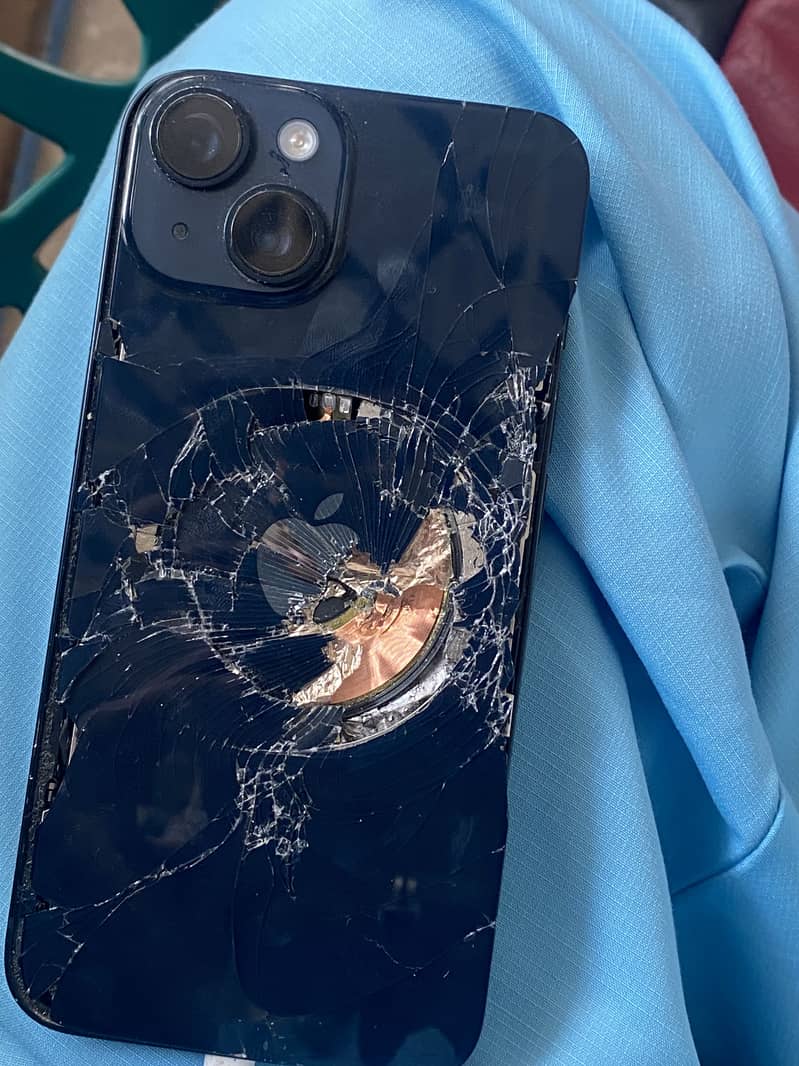 iPhone 14 3