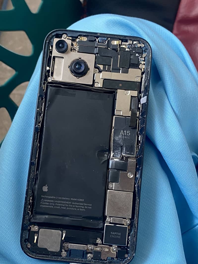 iPhone 14 4