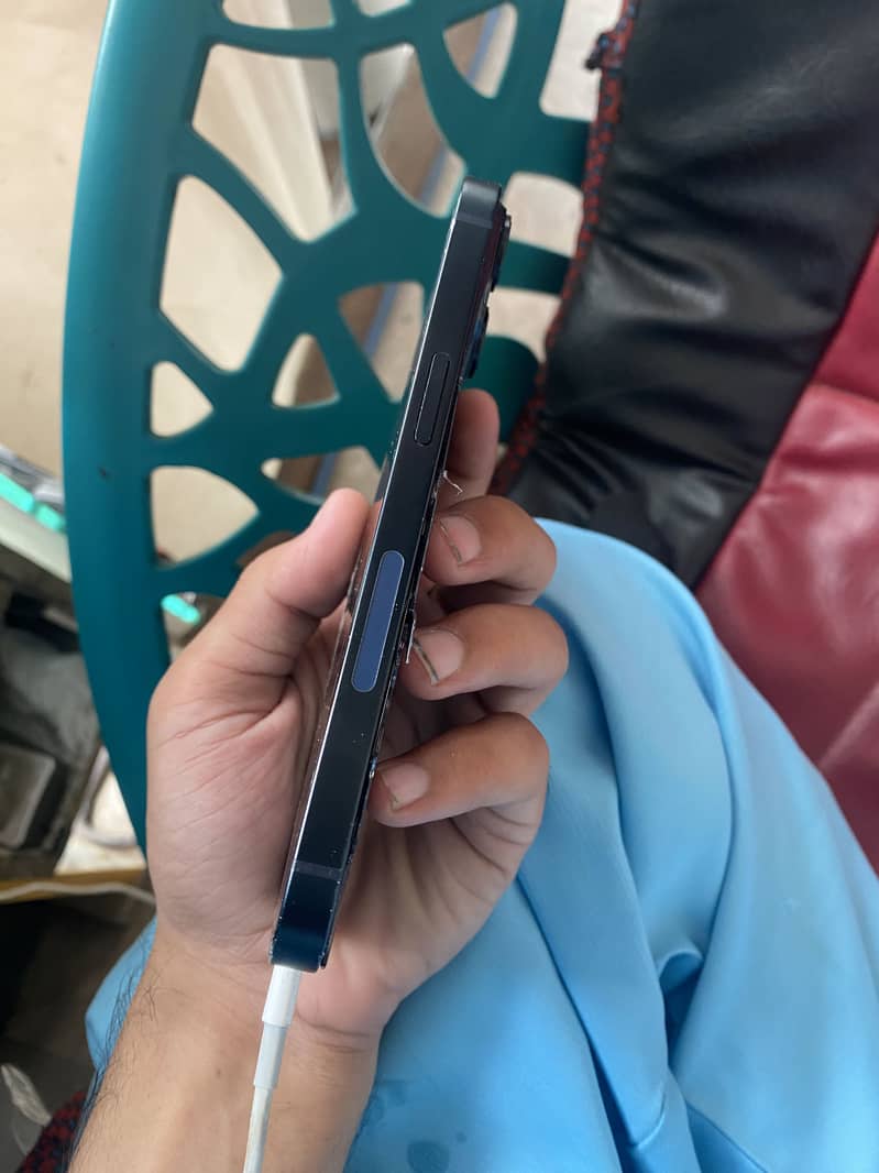 iPhone 14 6