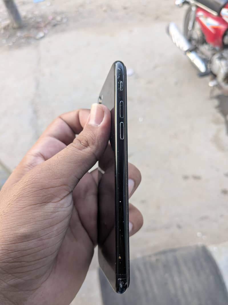 Apple iPhone 7 3