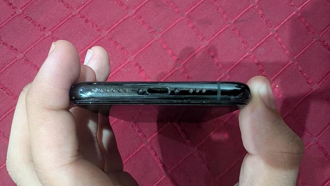 Apple iPhone 11 Pro 2