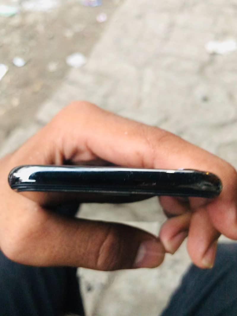 Apple iPhone X 5