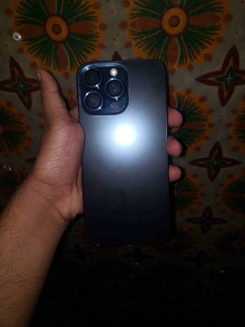 Apple iPhone 15 Pro Max 7