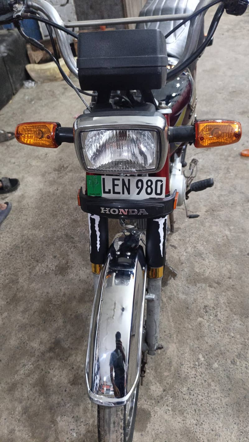 CD 70 2017 model 10