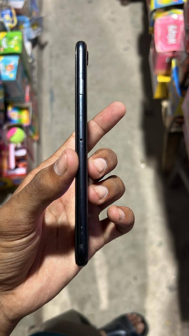 Apple iPhone SE 3