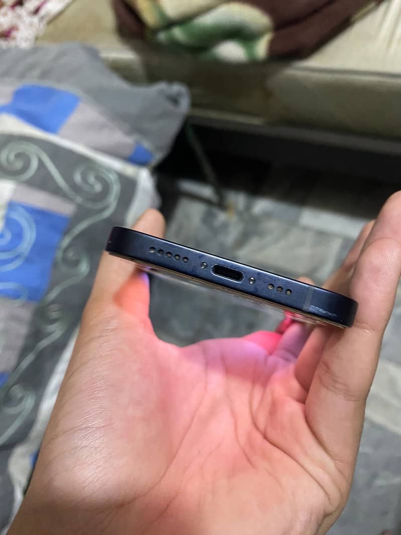 Apple iPhone 12 3