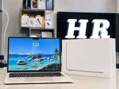 MacBook Air (M3, 2024) star light Mint Condition Up to 18hrs Backup