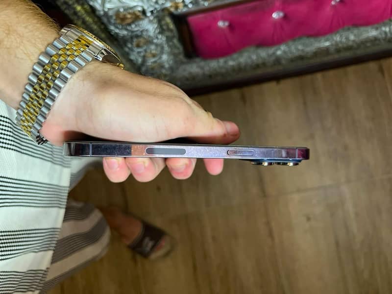Apple iPhone 14 Pro Max 0