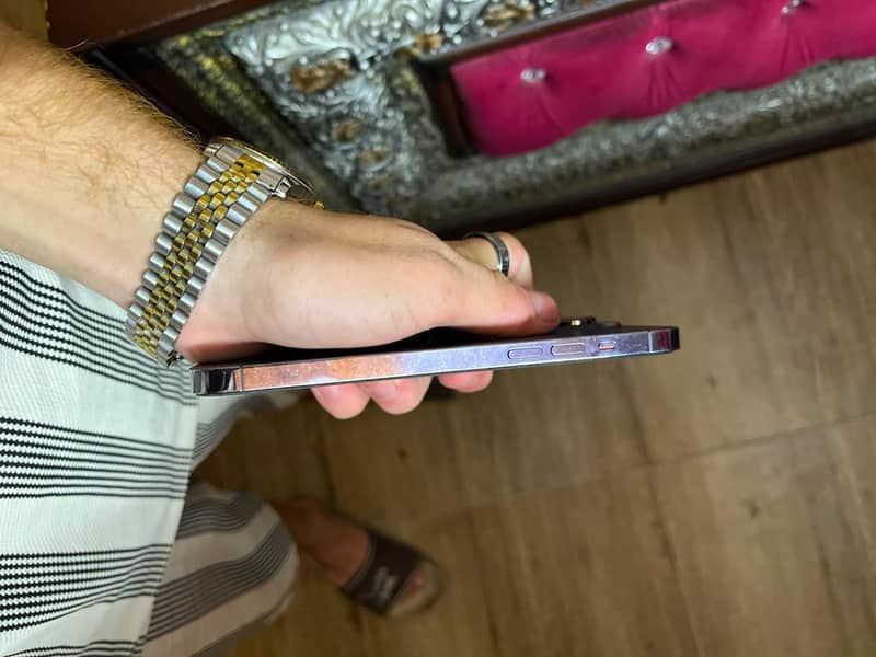 Apple iPhone 14 Pro Max 2