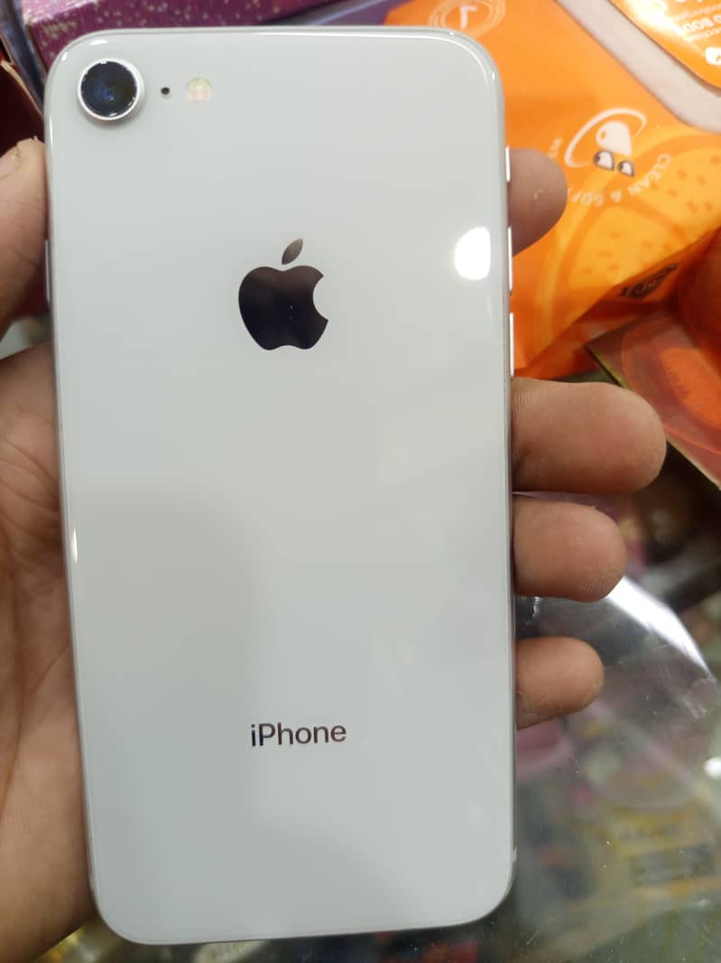 Apple iPhone 8 1