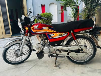 Honda CD 70 2025