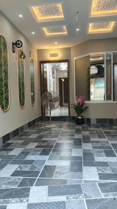 4 Marla triple story house for sale in park lahore cantt 03008878186