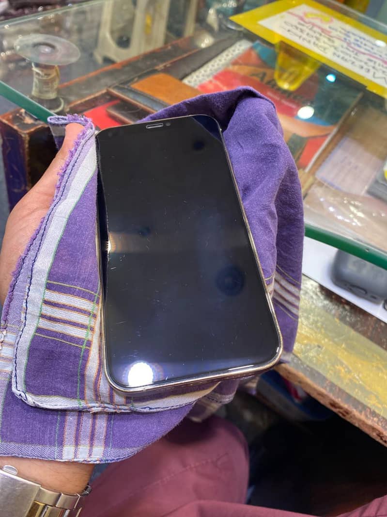 Apple iPhone 12 Pro 8
