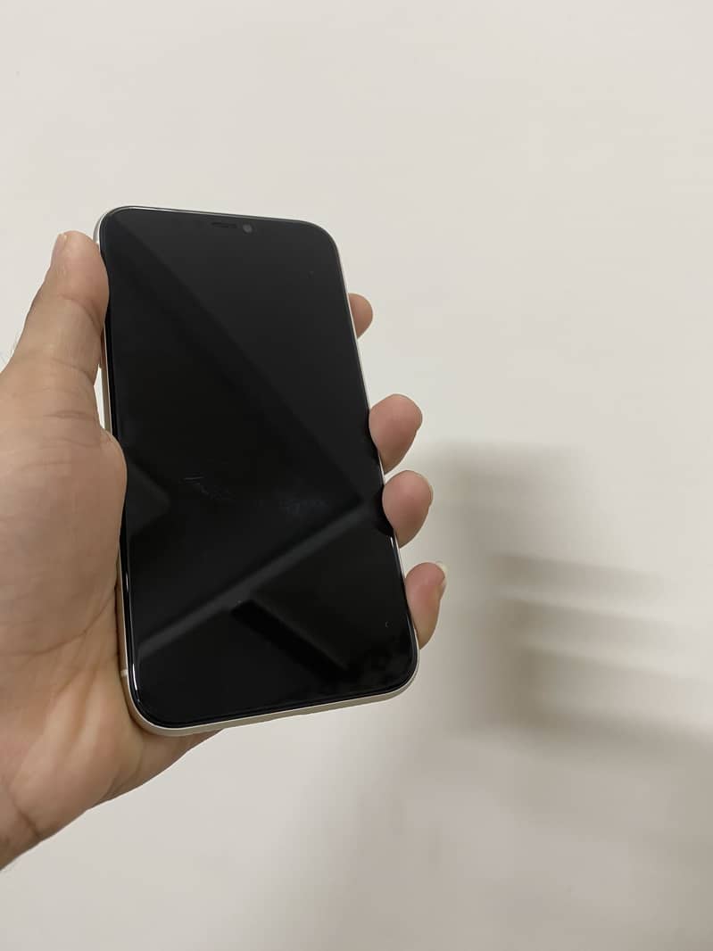 Apple iPhone 11 3
