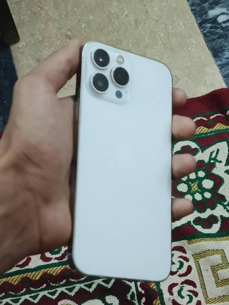 Apple iPhone 13 Pro Max 3