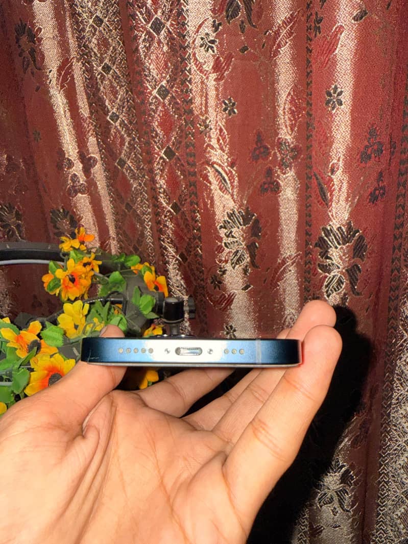 Apple iPhone 13 3