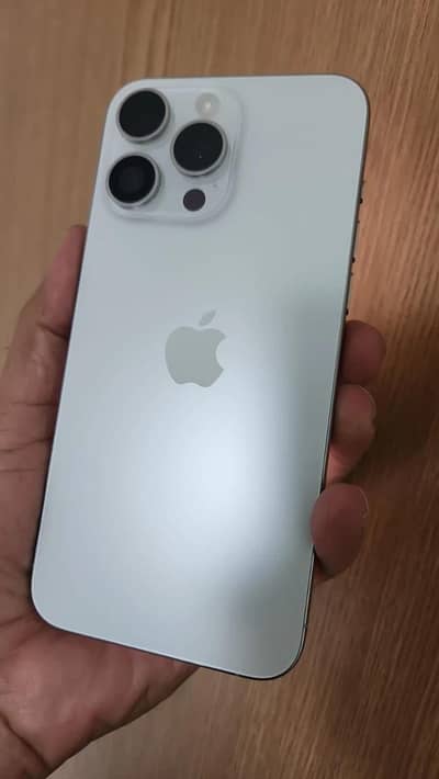 Apple iphone 13 pro max like new condition with box